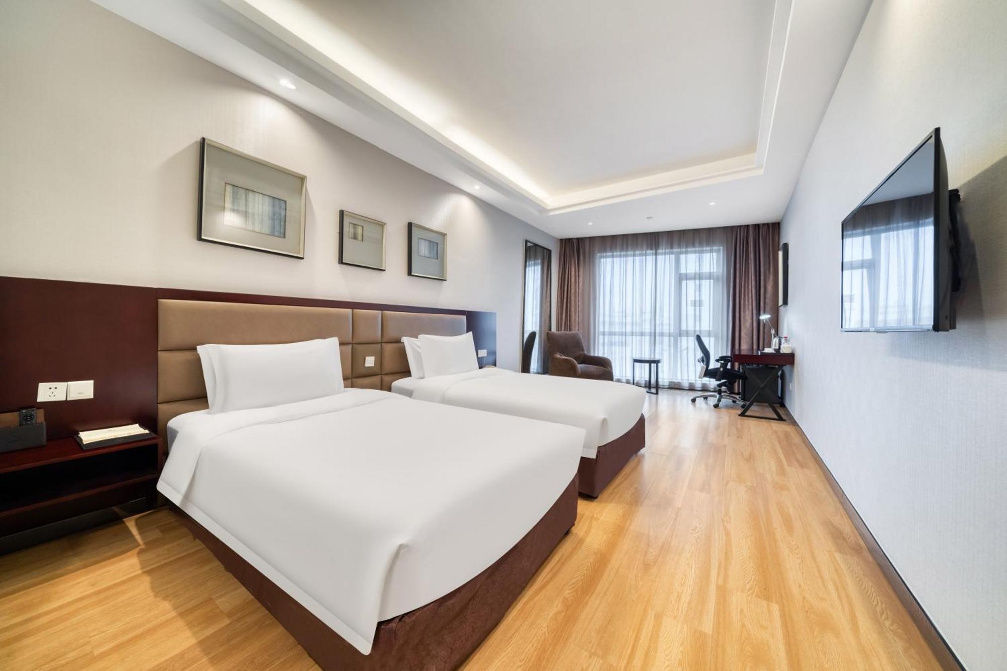 Yiwu International Mansion Hotel Exterior photo