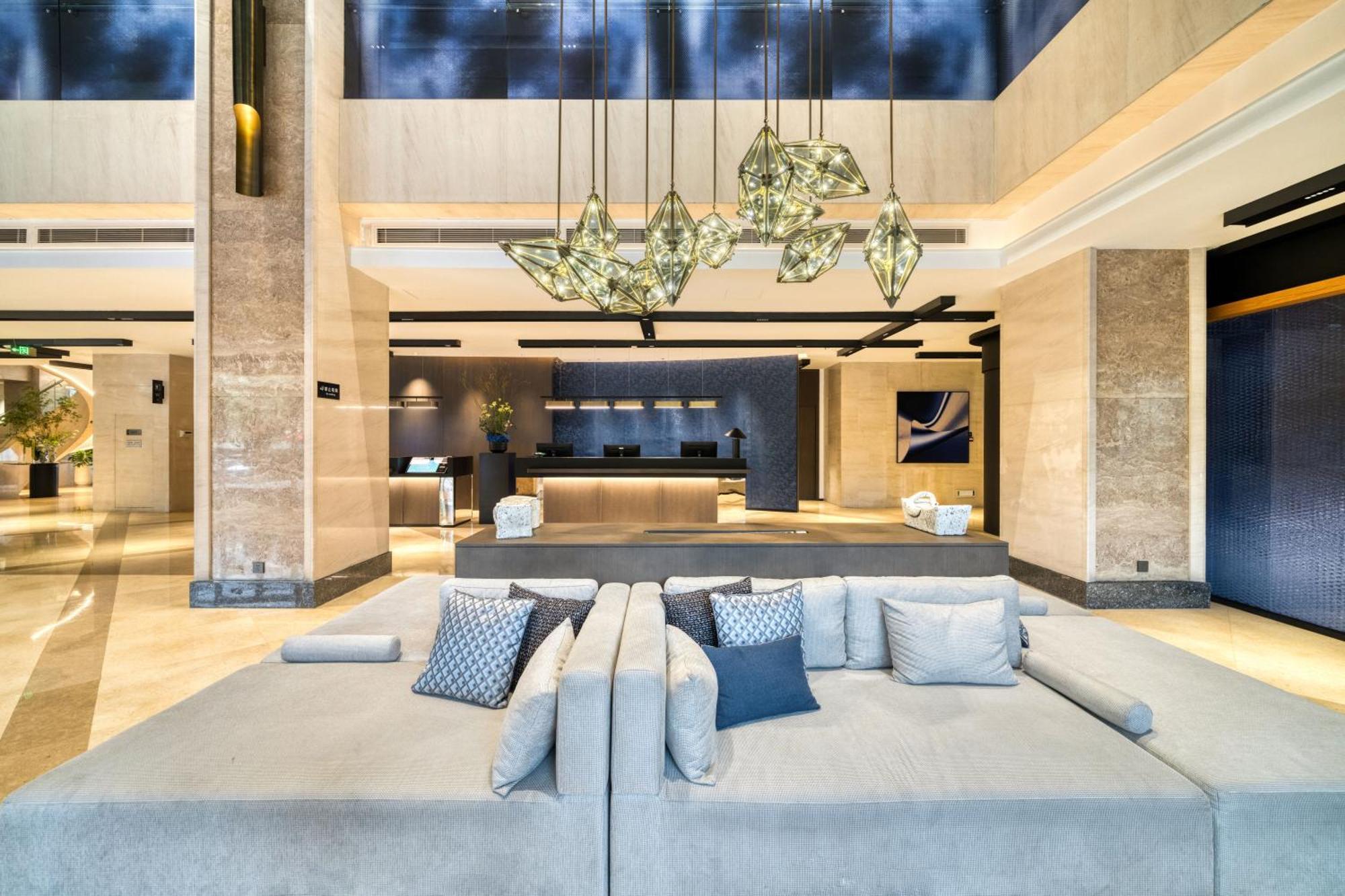 Yiwu International Mansion Hotel Exterior photo